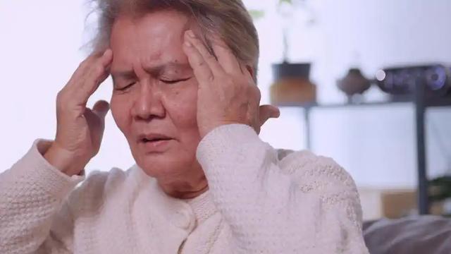 蜂蜜水成为关注中心！医生发现：睡前喝蜂蜜水，或有3种神奇效果