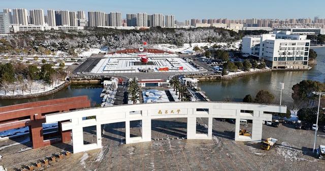 南昌：豫章故郡，洪都新府，从古至今赣江的晚风文脉在此沉淀。