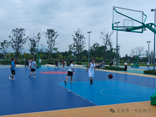 绵竹这里太美了！适合遛娃、运动、拍照，还有风铃木花海......