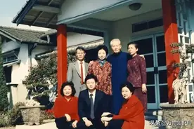 1985年，孙立人和两任妻子张晶英、张美英的合影，5年后去世图片