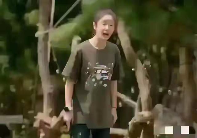 47岁林心如老到认不出！面部松弛憔悴沧桑，素颜打扮像农村大妈