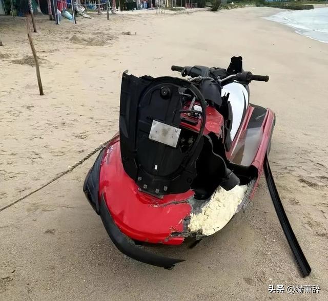 玩摩托艇被撞死后续！知情人爆猛料，乘客并不无辜，教练家属太惨