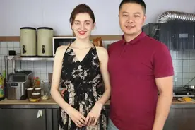 白俄罗斯1米8美女模特，主动倒追河南小伙，2018年零彩礼远嫁中国图片