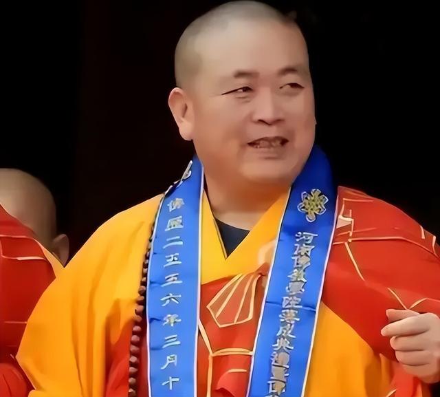越扒越猛！释永信在少林寺有多爽，你根本想不到！难怪佛协再痛批