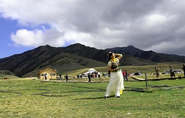 游新疆净海赛里木湖