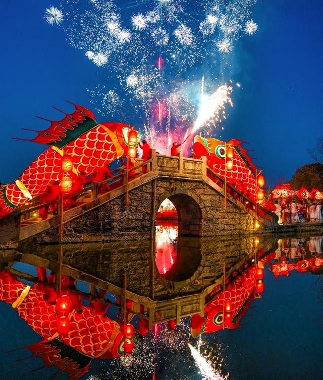 安徽深山藏了600年的“鱼灯”，一夜游进辛弃疾的词里，美哭全网