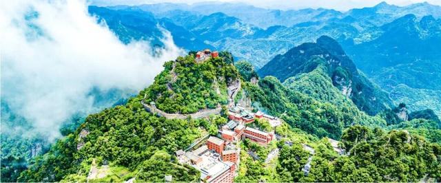 特稿丨为一山而来 为一城停留