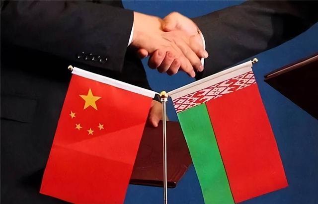 挂断普京电话，卢卡申科放弃连任总统，送中国13个字，措辞不寻常