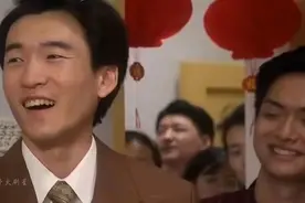 小巷人家：直到黄玲操办完向鹏飞的婚事，又帮鹏飞带孩子，才明白图片