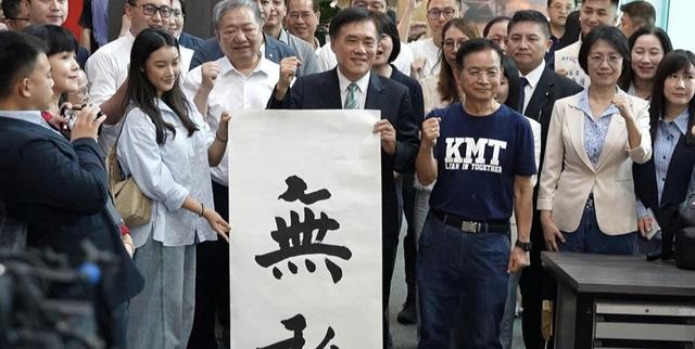 谁当蓝营主席都不行？蔡正元一针见血的指出：台岛只剩一条路！