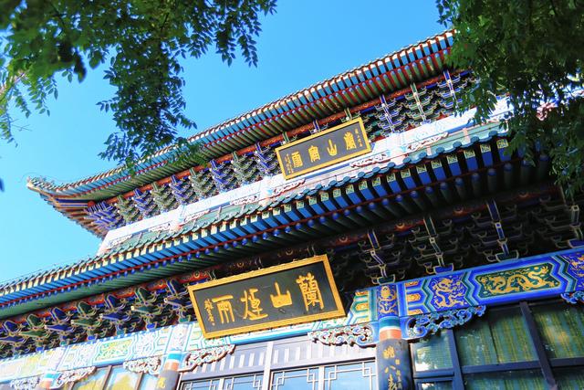 兰州兰山公园，等一场照亮金城的暮色，是欣赏城市美景的好去处