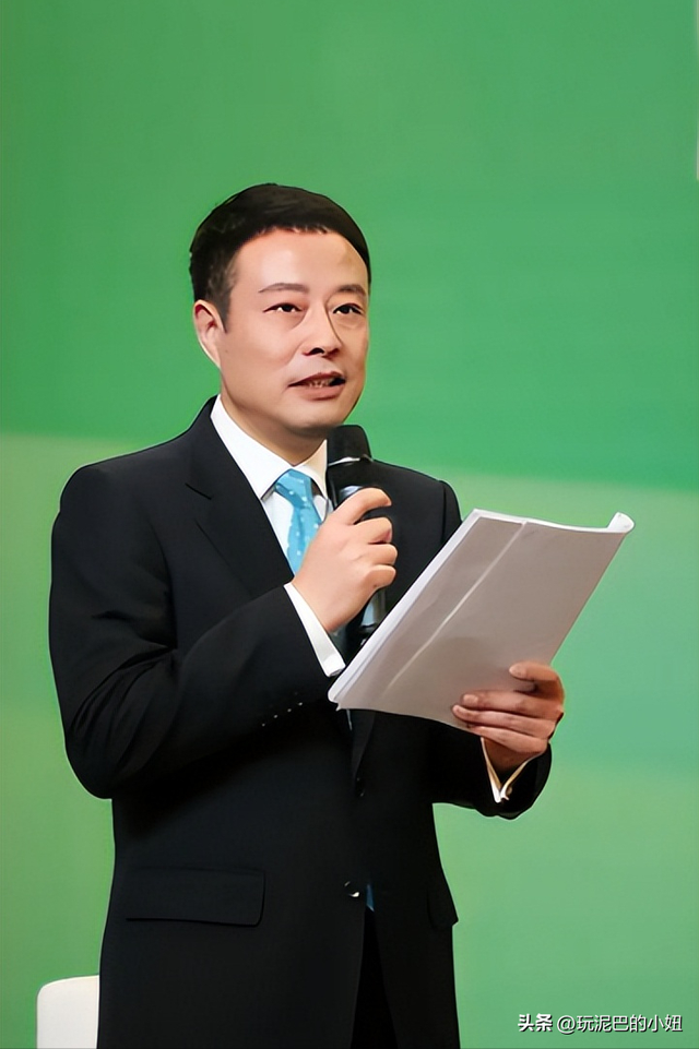 没想到，主持央视天气预报将近30年的宋英杰，竟是兼职“临时工”