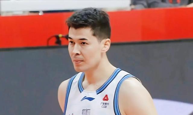 随着北京16分大胜，辽宁险胜，新疆爆冷，CBA排名出炉：北京升1