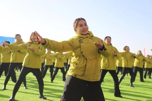策马踏雪欢歌起！达茂旗冬季那达慕“热力值”超标