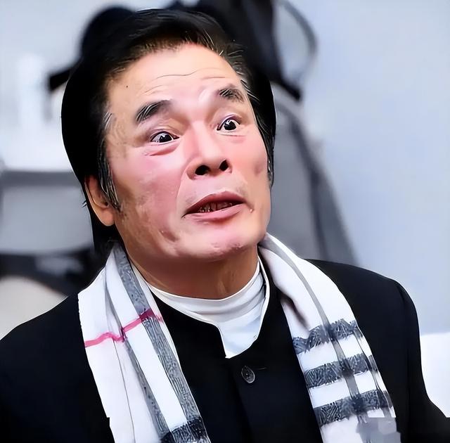 他和6个老婆共处一室，每人每月7万零花钱，71岁又娶小20岁妻子