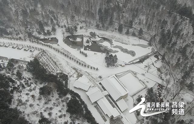 方山：雪漫梅洞沟 冰雪秘境入画轴