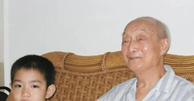 毛家唯一的百岁老人毛远耀，长相神似伟人，晚年特批享副部级待遇