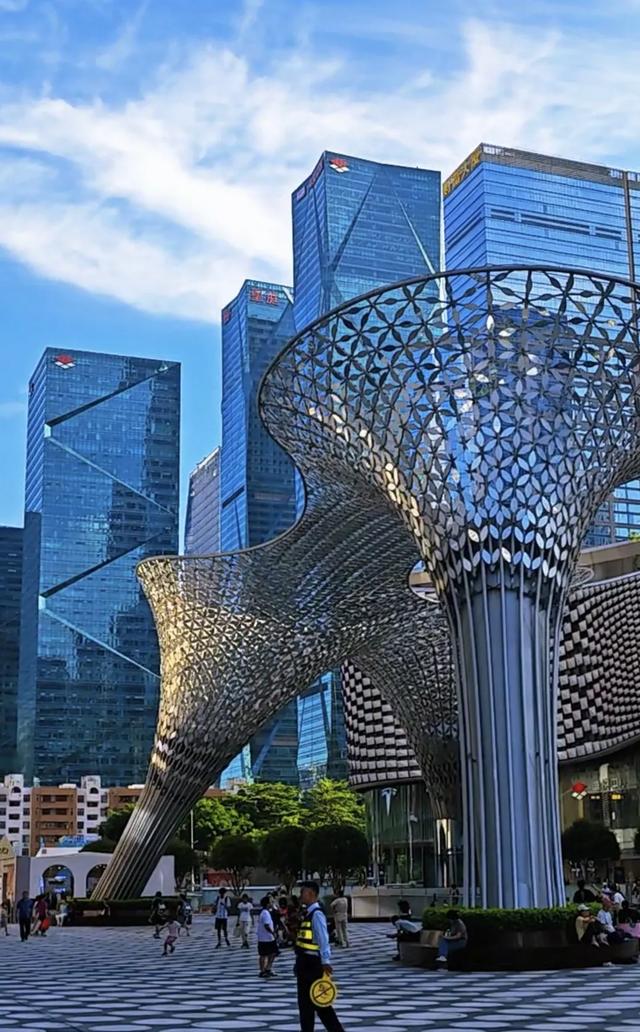 实拍深圳商务中心区摩天楼最密集区域，天际线真壮观！