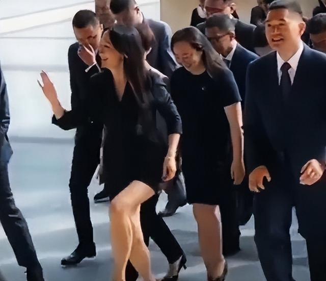 官媒发文，53岁孟晚舟再破天花板，让任正非和整个商界刮目相看