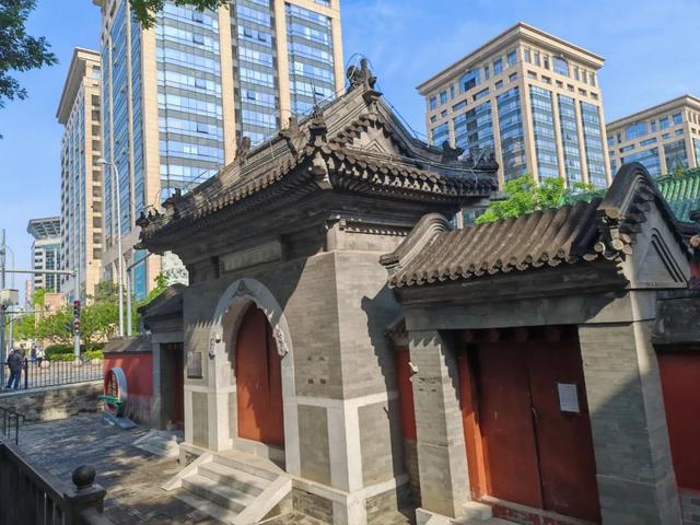 在祖国的心脏里穿越,带给我无限的惊喜与回忆