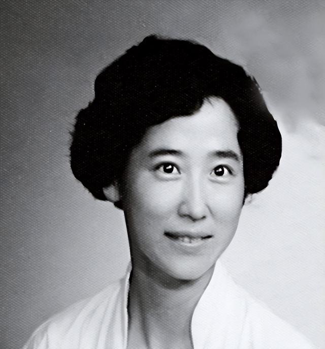 1997年，李鹏总理全家在玉泉山游玩，难得团聚，女儿女婿罕见出镜