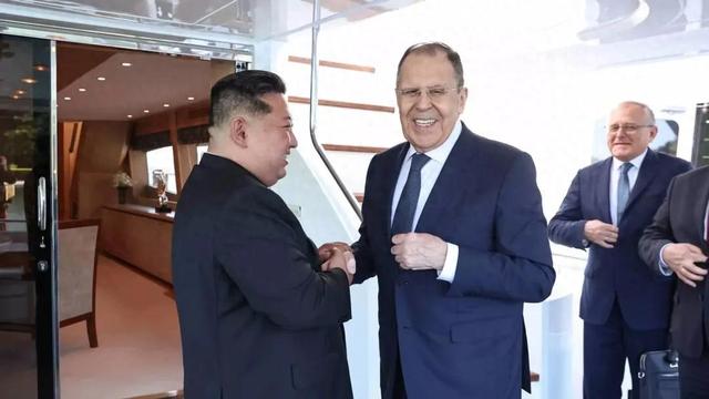 超百万兵力集结，俄乌总决战在即？中国态度已明确，不怕受俄连累