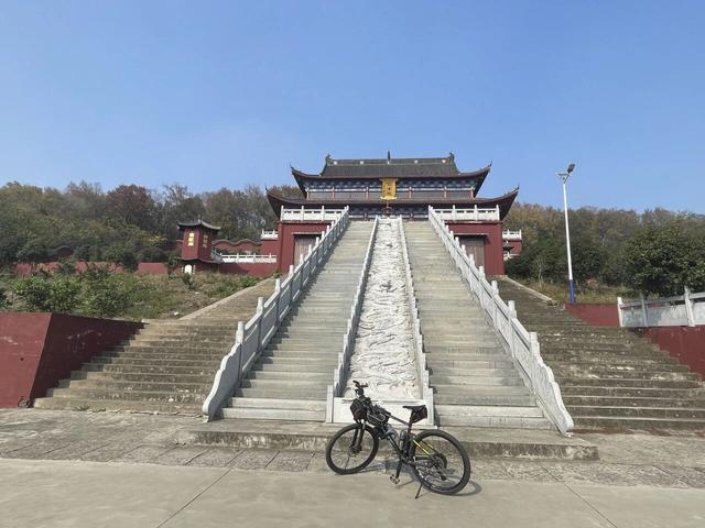 骑游江宁方山祖堂山：一坊一庙一观一寺