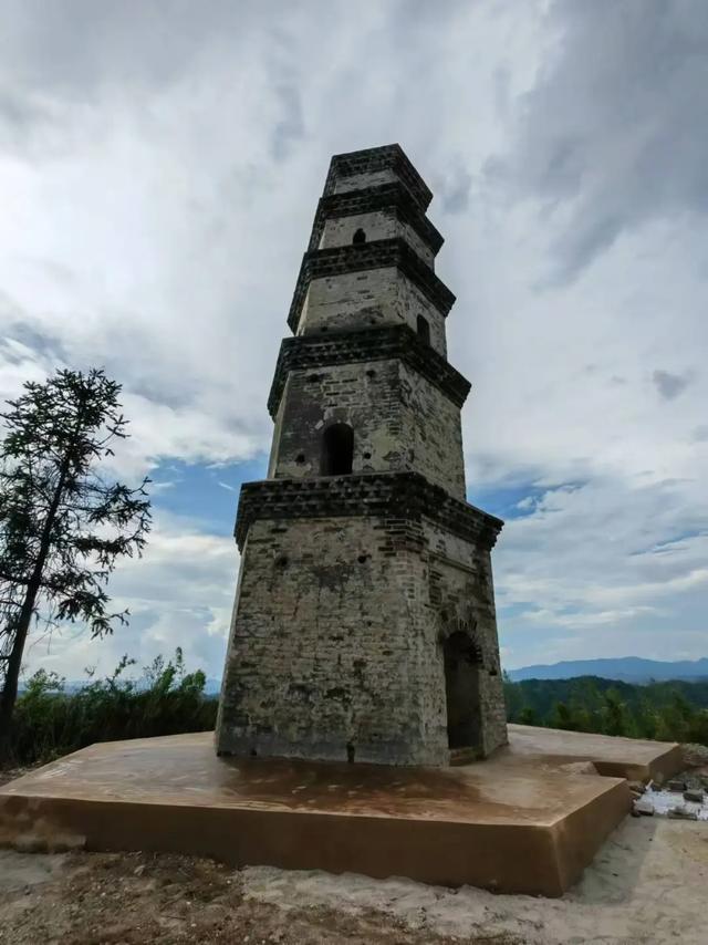 赣州地标（75）龙南罗坝塔：蔡氏家族集资建造