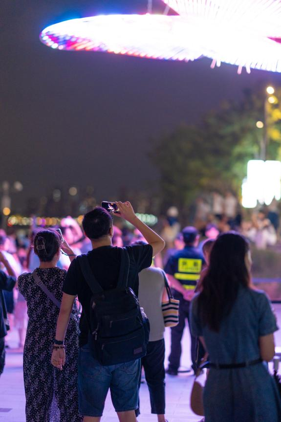 还没看光影秀？国庆假期别再错过！这份徐汇滨江打卡攻略请收好→