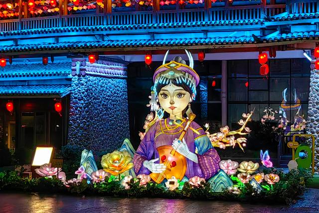 贵州贵阳：灯火映飞檐 夜景醉游人