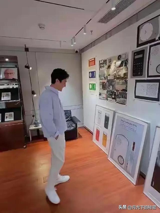 李咏女儿法图麦晒男友，眼光不错，男友五官端正浓眉大眼眉清目秀