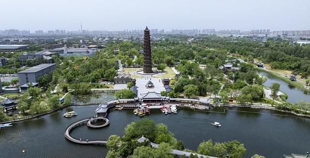 都说洛阳比开封还好，两地旅居半月后，说实话和网上说的真不一样