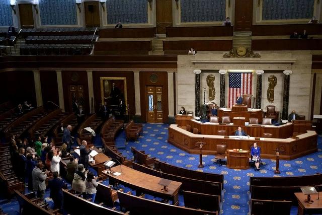 X平台被罚亿元惹怒白宫，美签证禁令报复欧盟，跨大西洋联盟裂了