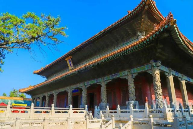 各位旅客，前方到站，济宁站！