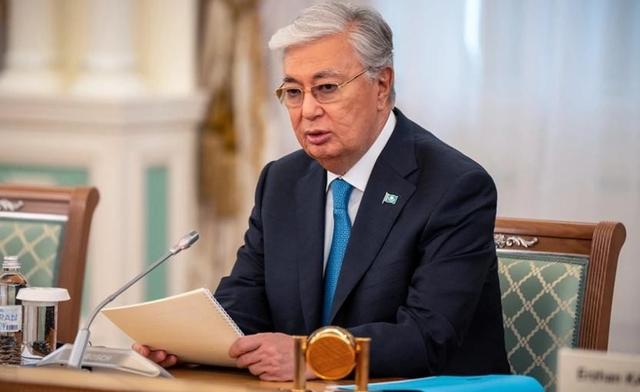 日本天皇亲自出山，对中国的反击正式开始	，高市早苗憋出了一妙计