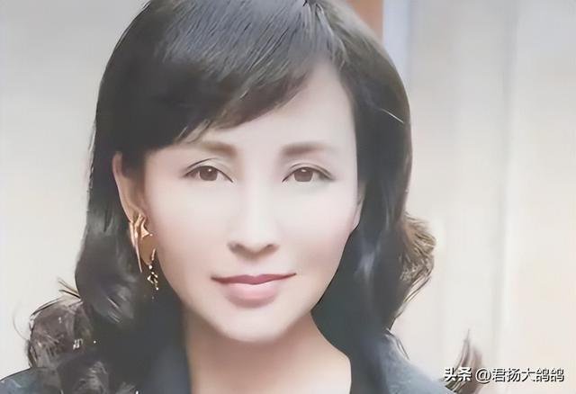 她19岁与导演私奔，在地下室裸婚连生3胎	，今被丈夫用7部剧捧红