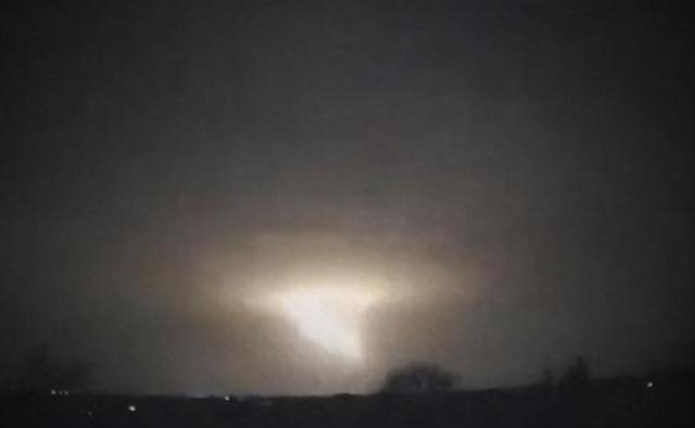 天崩地裂！13000公里时速	，导弹爆炸温度数千度：普京真掀桌子了