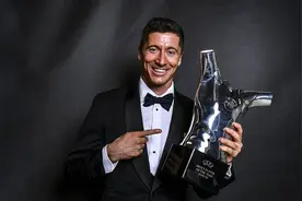 一个媒体办的金球奖，究竟缘何能比国际足联和欧足联的奖更权威？图片