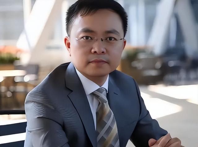 世道不公平！2023年蔡磊抱怨：我爷爷50岁去世，父亲47岁离世