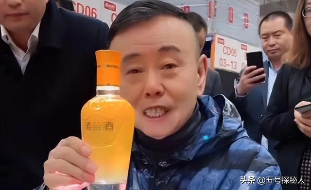 表面德高望重，背地里一肚子坏水，这四位老艺人太让人意外了
