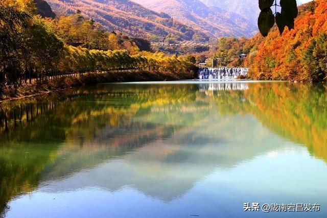 官鹅秋韵：在层林尽染中遇见“秋水天长”