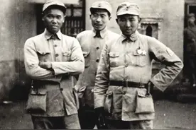 邓华见老首长来东北，挽留他当司令，自己改任副手，对方：使不得图片