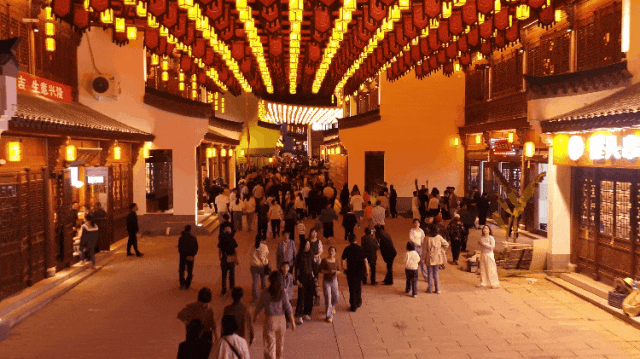 ​国庆在武都，一天吃五顿算多吗？