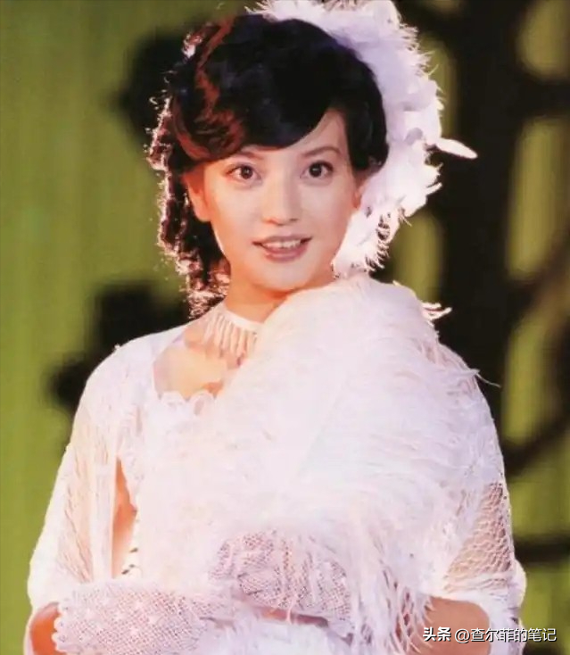 “封杀”4年后，49岁赵薇财力现状被扒	，结果估计和你想得不一样