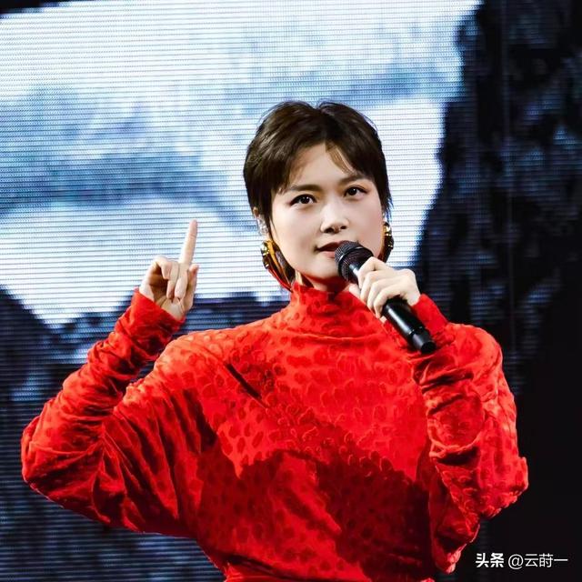 嫁法国老头真相大白5个月，41岁李宇春近况曝光，一点也不意外