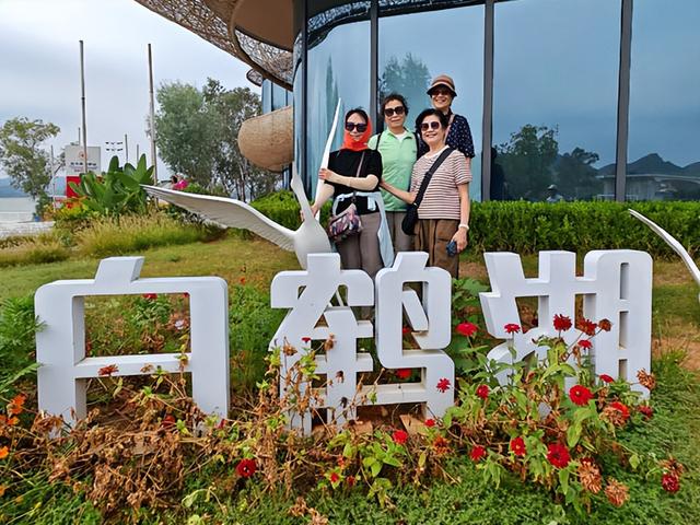 江西旅游：从白鹤湖到上饶集中营行 （图）