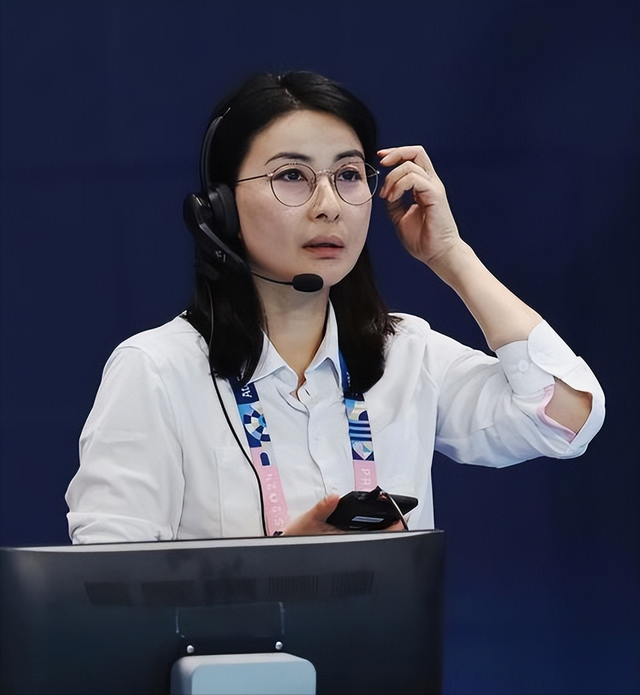 李嘉诚也没想到，80岁担任全运会火炬手的霍震霆，给自己上了一课