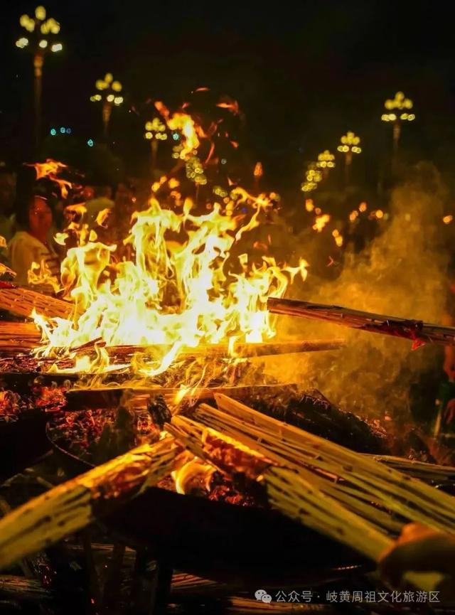 庆城八月狂欢图鉴：从篝火到星光，像磁石吸铁般承包你所有夏夜的心跳