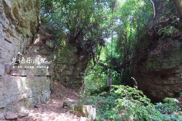 浙江宁波的绝秘幽谷，山石险峻景色绝美，是徒步与观景的绝佳之地