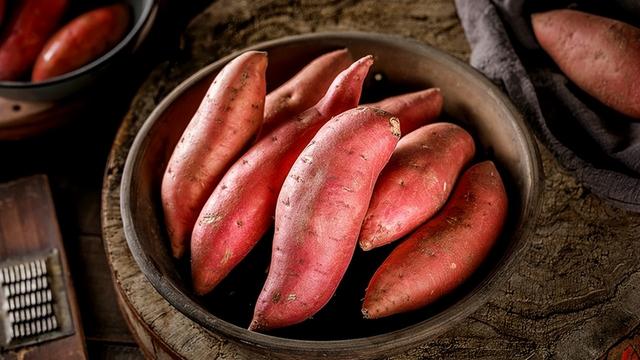 早饭常吃红薯的人	，身体怎么样了？吃红薯到底是减肥还是增肥？